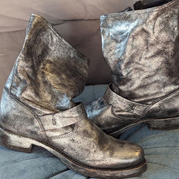 Frye Veronica Metallic Silver Engineer Moto Boots sz 7 - Picture 2 of 5